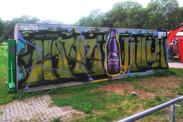 Graffiti auf dem Container Reuterpark