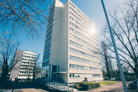 Gebäude des Schulamtes in der Sankt Augustiner Straße 86.