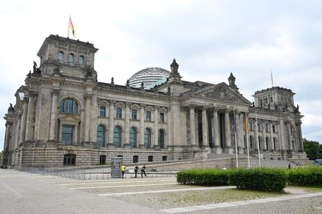 Reichstagsgebäude, Reichstag, Außenansichten, Fahne, Fahnen, Westseite.