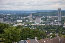 Bundesviertel mit Museumsmeile, Post- und UN-Tower vom Venusberg aus gesehen.