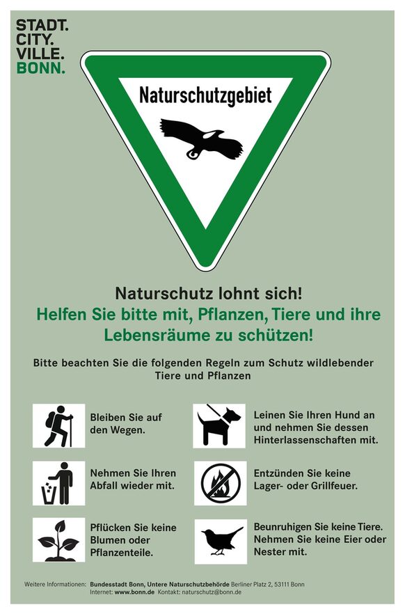 Schild Naturschutzgebiet mit Hinweisen und Verhaltensregeln