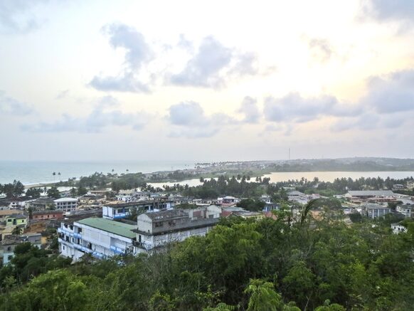 Überblick über die Fosu-Lagune in Cape Coast