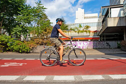 Der neue Radschutzstreifen auf der Oxfordstraße