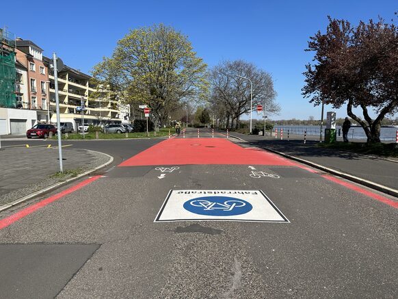 Abmarkierung einer Straße zur Fahrradstraße