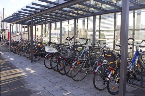 Fahrradabstellanlage am Bahnhof West